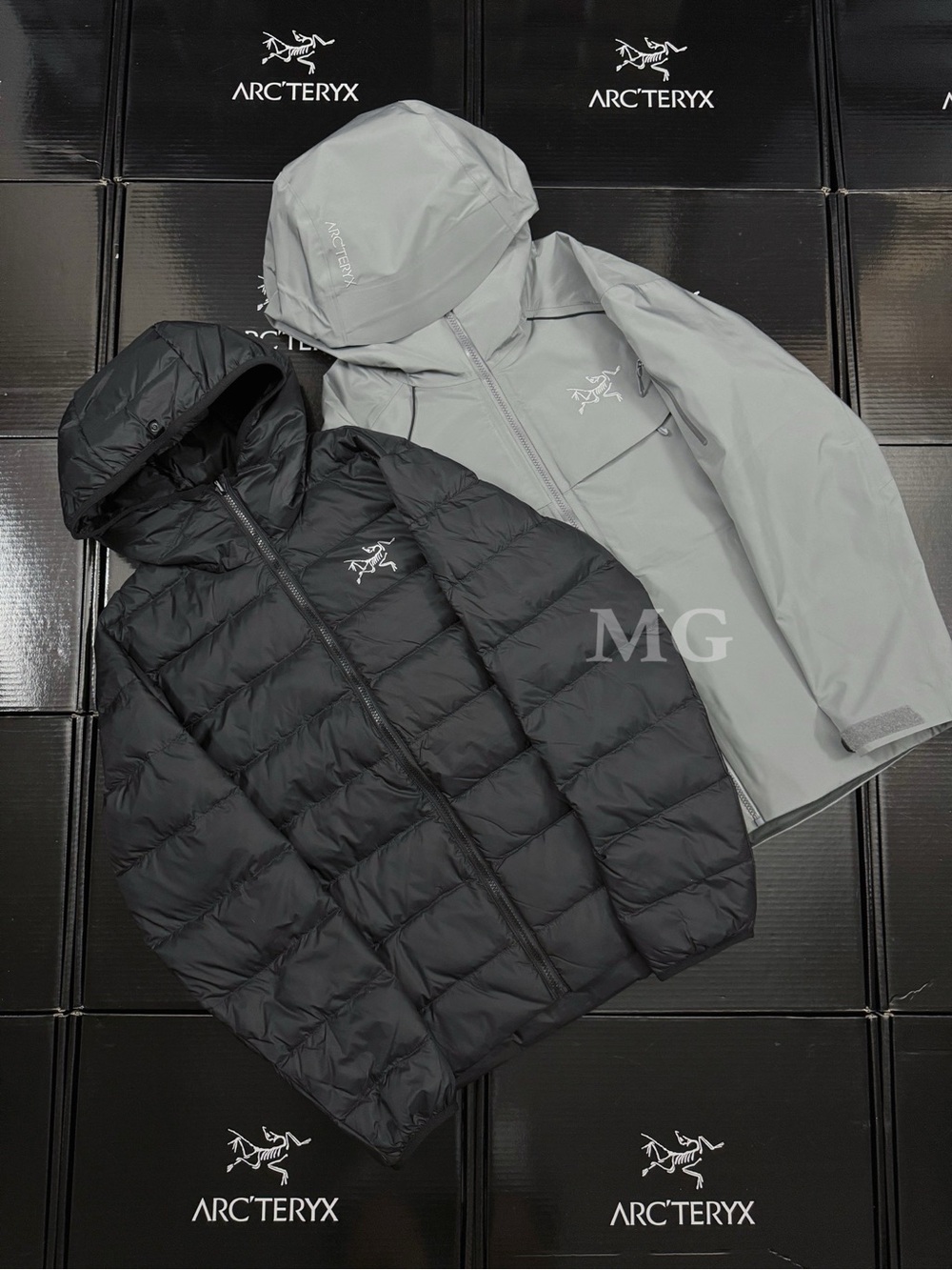 Arc'teryx Women's Ski & Snow Jackets - Black and Light Gray